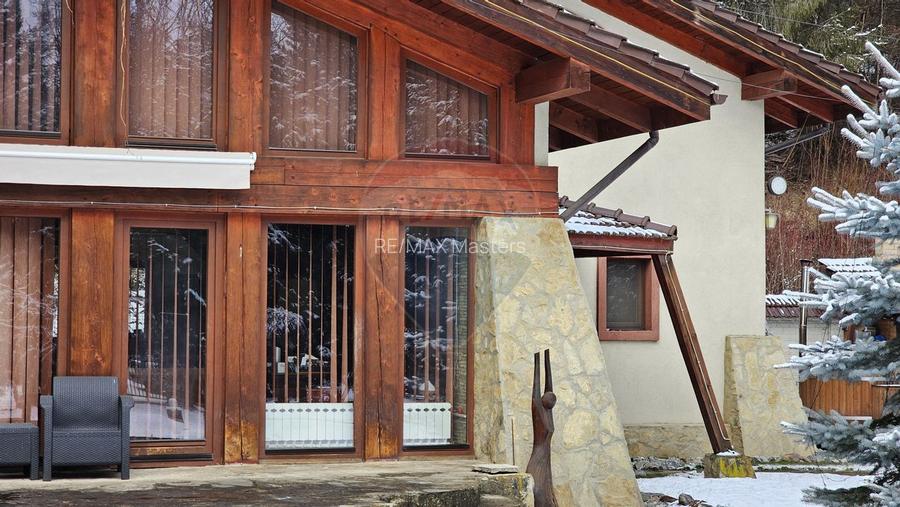 Vilă de lux cu 4 camere de vânzare în Câmpulung Moldovenesc, Suceava - 4