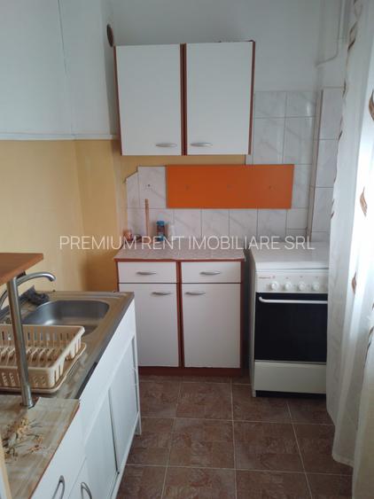 Dristor, garsoniera, 300 euro, 3 min metrou , mobilata , utilata - 5