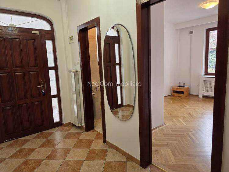 Vila de inchiriat - 6