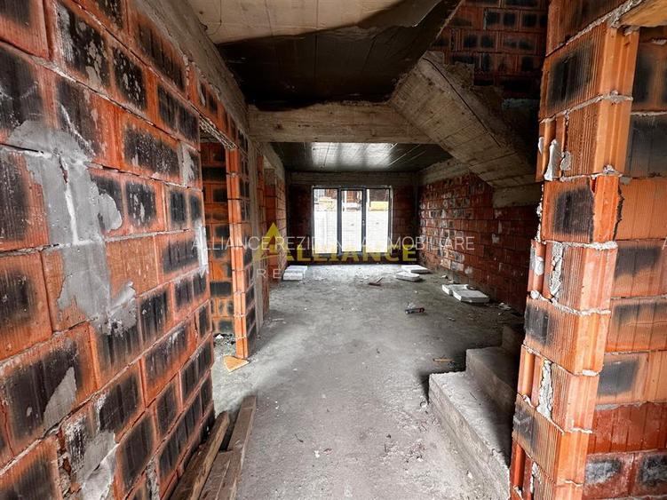 Vila individuala 5 camere ~ 3 bai ~  Teren 300 mp - 6