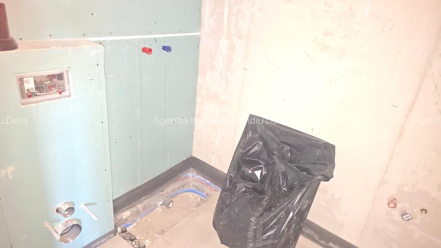 Vand apartament 3 camere decomandat in Deva, zona 22 Decembrie, parter, bloc nou - 7