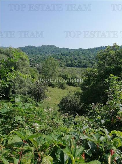 Teren 11230 m.p.  + Conac - necesita renovare - 2