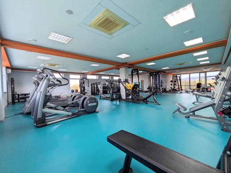 Clădire cu Spațiu Generos pentru Investiții Diverse - 11