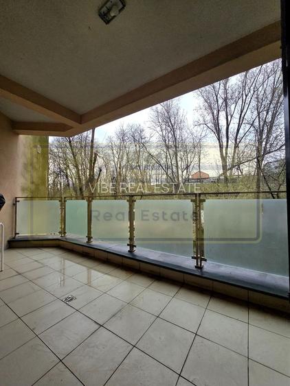 Copou-Parcul Copou/Universitate -Bloc nou - 3 camere  -parcare privata ! - 5