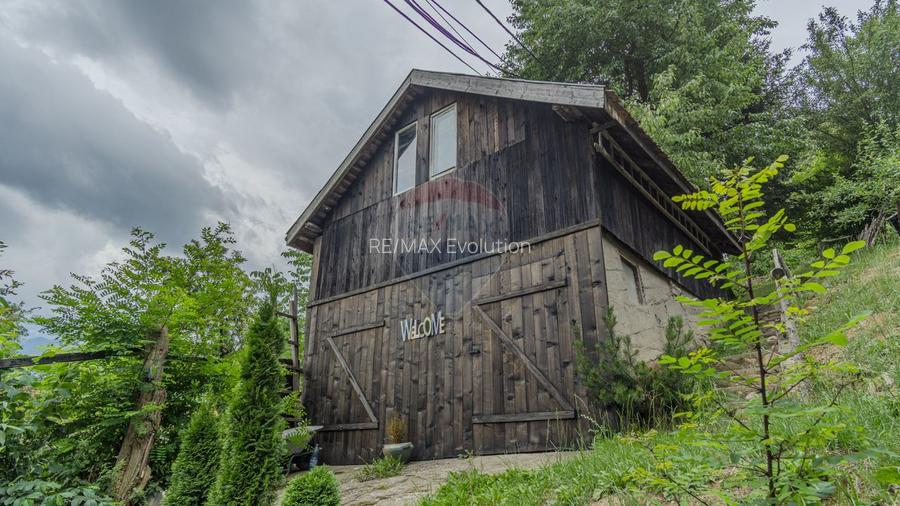 Vilă turistică de vânzare la 5 minute de CASTELUL BRAN | COMISION 0% - 43