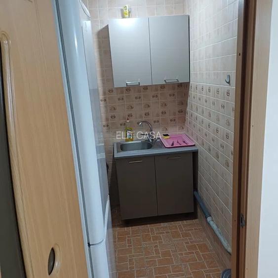 Garsoniera, zona Podu Ros - 2