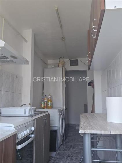 2 camere, etaj superior in bloc cu lift, Mobilat si Utilat - Viziru 3 - 9