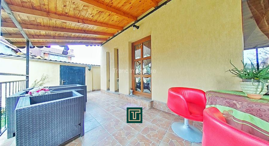 Casă impresionantă cu 15 camere, teren generos, piscină in Fantanele, Arad - 2