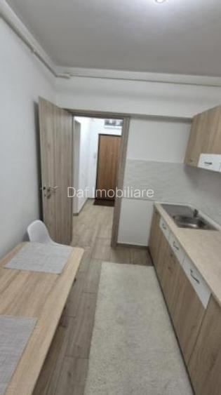 79990 euro - 2camere renovat- eroii revolutiei -piata progresului - 3