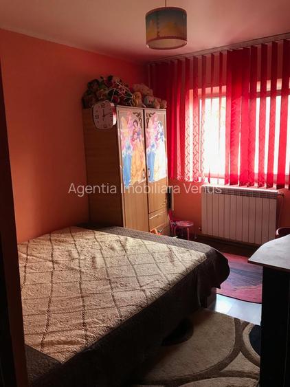 Apartament 3 camere etaj 1 la strada Imparat Traian - 4