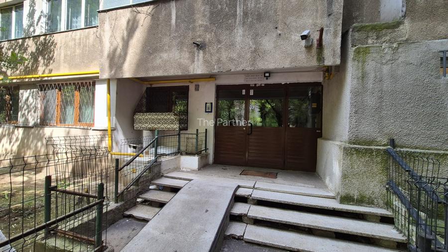 APARTAMENT 3 CAMERE DE VANZARE GORJULUI - 17
