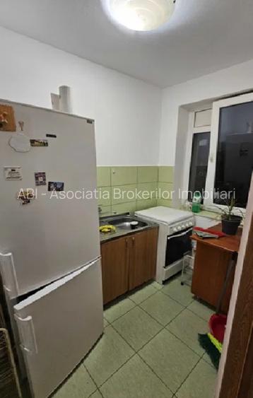 Garsoniera decomandata/ Metrou Titan - 3