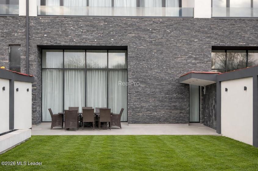 Iancu Nicolae - Vila high-end pe malul lacului, Gradina cu Ponton - 40