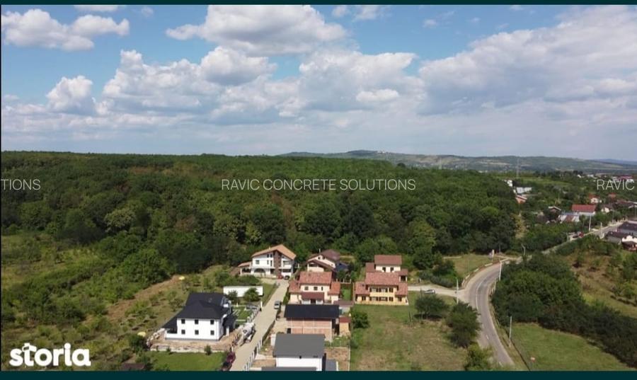 Teren deosebit, langa padure - 3