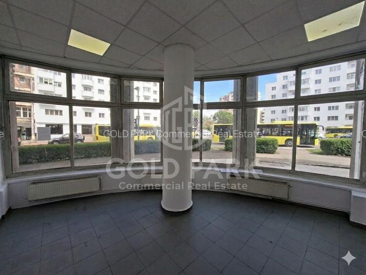 Spatiu Comercial - Central - Vitrina- Trafic Pietonal - 2