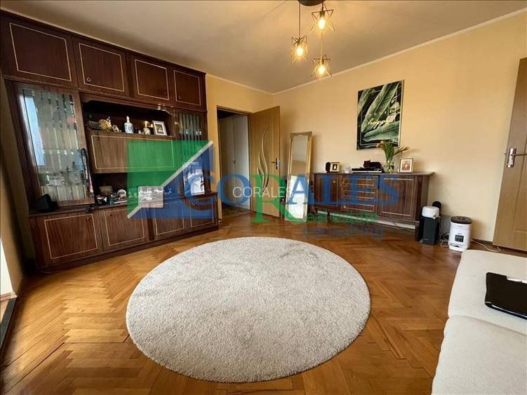 Simion Barnutiu. Etaj 2. Cu garaj inscris in CF. - 2