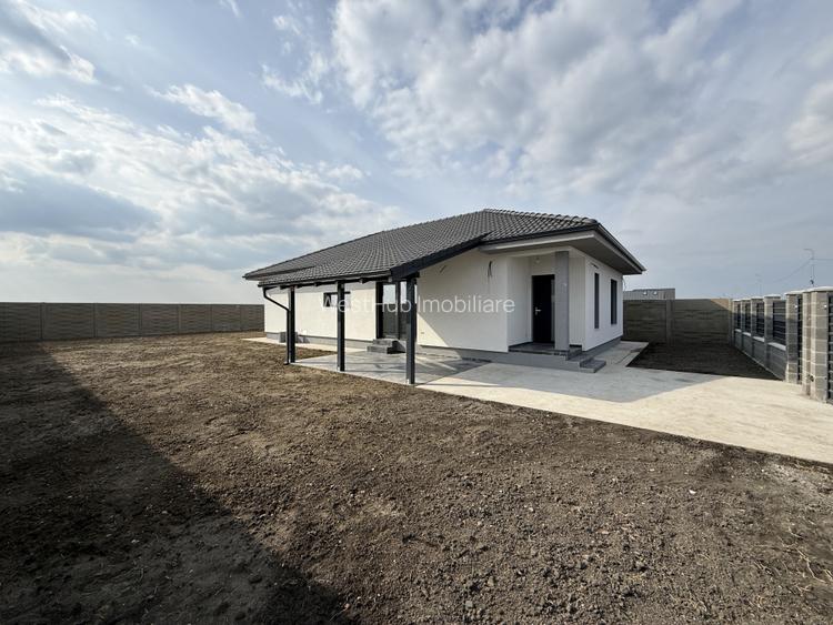 Casa individuala, 4 camere, 105 utili, 580 teren, comision 0% Sanmihaiu Roman - 8