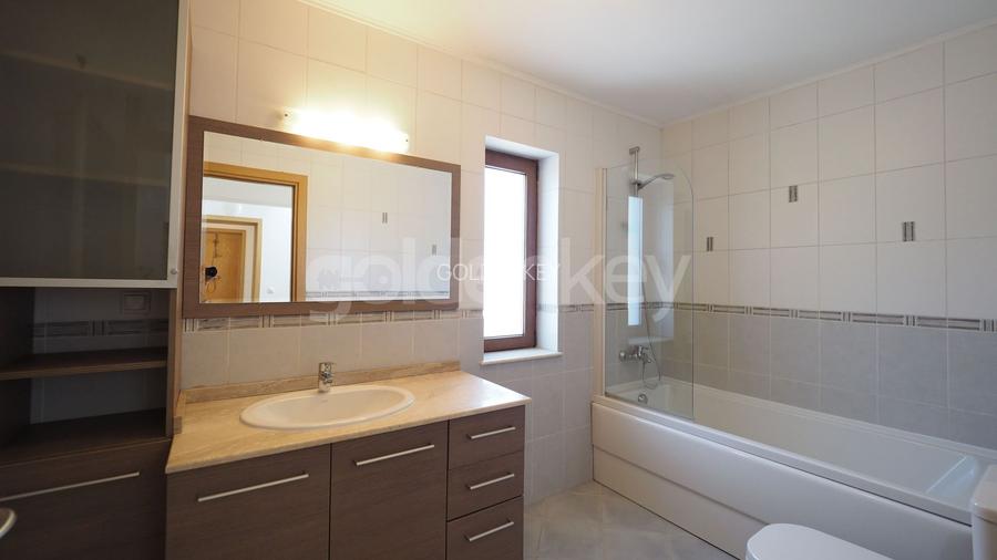 Vila individuala in cartier rezidential cu paza si piscina - 12
