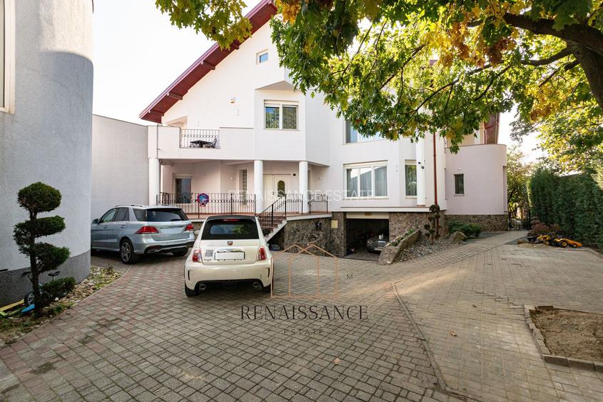 Timisoara - Girocului Vila 12 Camere 4 Bai | 497mp Utili 1373mp Teren - 32