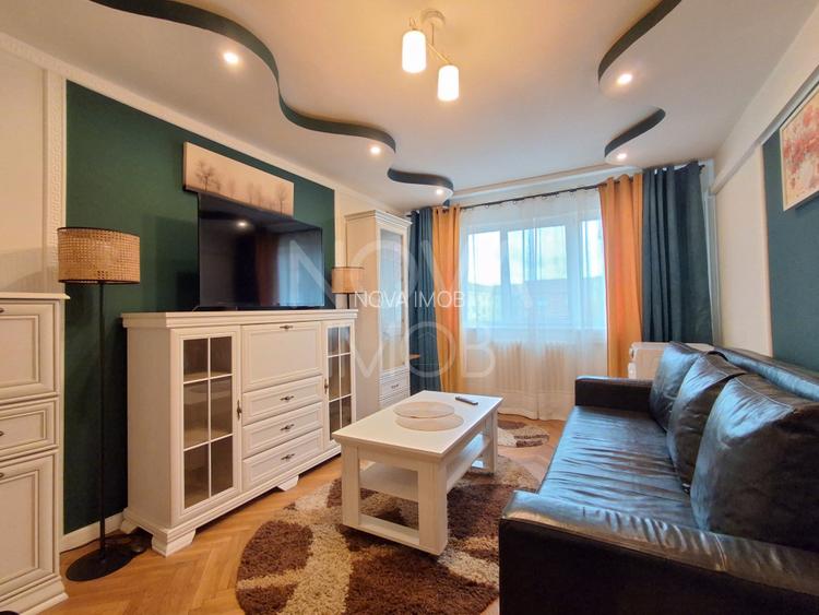 Apartament de inchiriat 3 camere etajul 4, cu lift,  Zona Vasile Aaron - 2