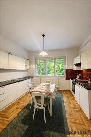 Locatie deosebita, facilitati, deschidere personalizare, Central, Brasov. - 2