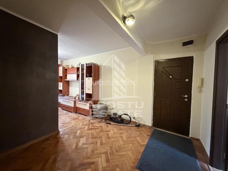 Apartament 3 camere, decomandat,etaj intermediar,zona Dambovita - 9