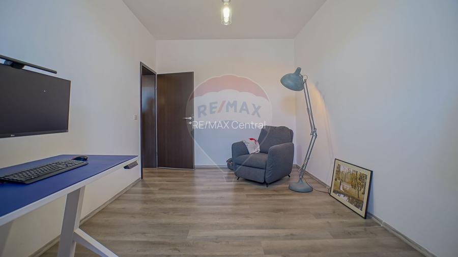 Apartament spațios, terasă proprie, Tractorul, Brașov - 18