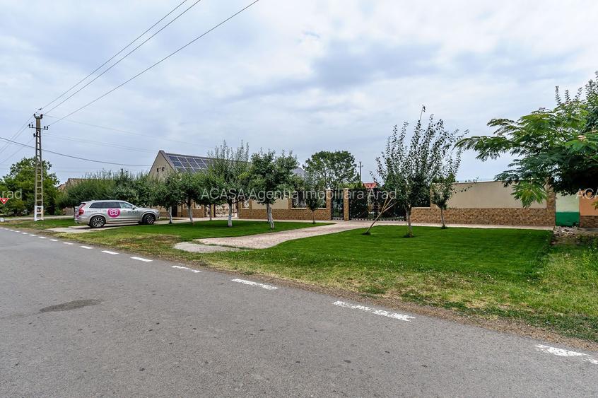 Proprietate de vis cu teren 2.880 mp și facilități PREMIUM Comision 0 - 15