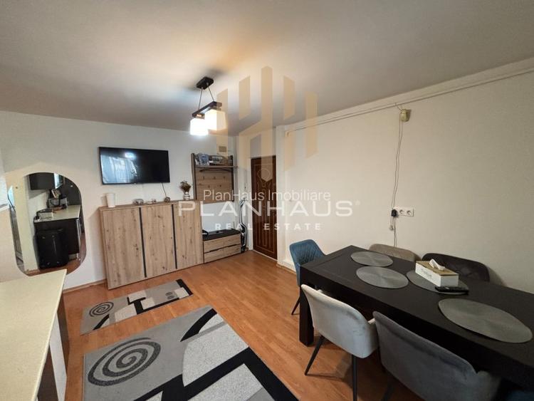Apartament 2 camere, decomandat - str. Macului, etaj 2 - 2