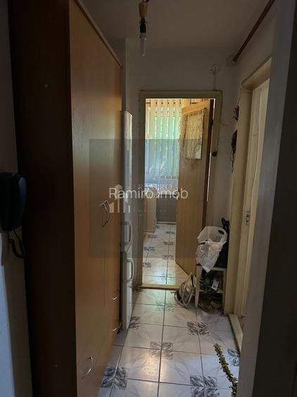 Apartament 3 camere Piata Progresul /etaj 2 - 4