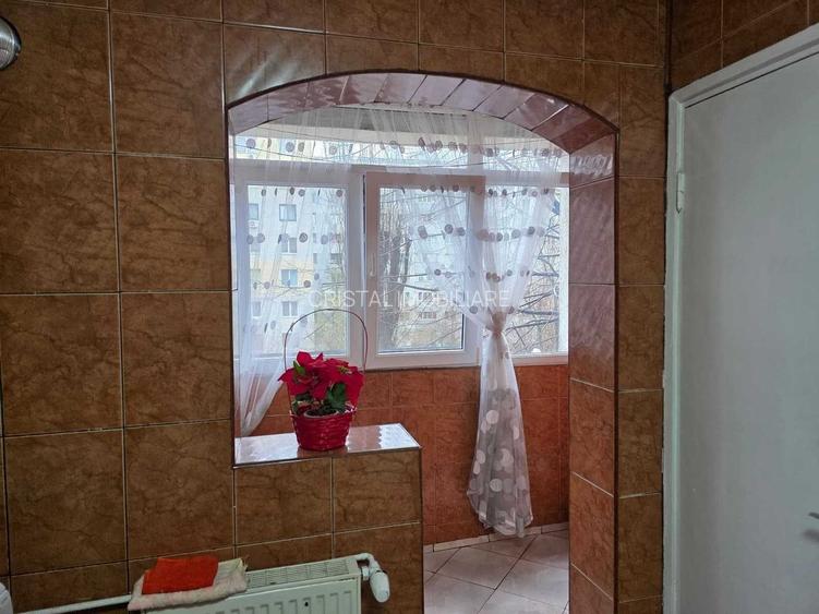 2 camere decomandat, etaj 3, mobilat, aproape metrou si Penny - 6