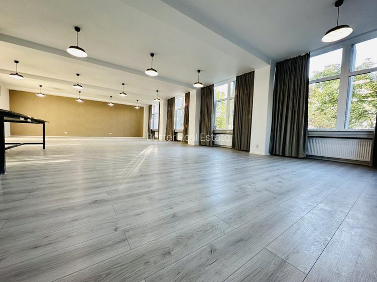 Spațiu Comercial - Sector 4 - 200 Mp - L a Doua minute fata de  Metrou - 8