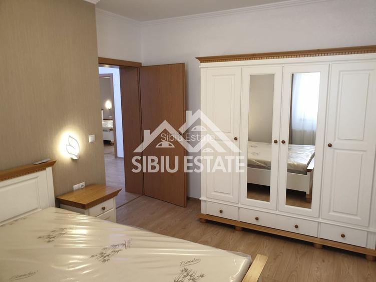 Apartament modern de inchiriat 3 camere, curte, garaj  Zona Sub Arini - 16