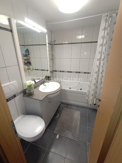 PROPRIETAR, vând apartament cu 4 camere, decomandat, et1, 2 bai, zona Lipovei  - 4