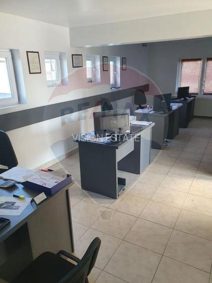 Casă / Vilă cu 5 camere de vânzare - 30