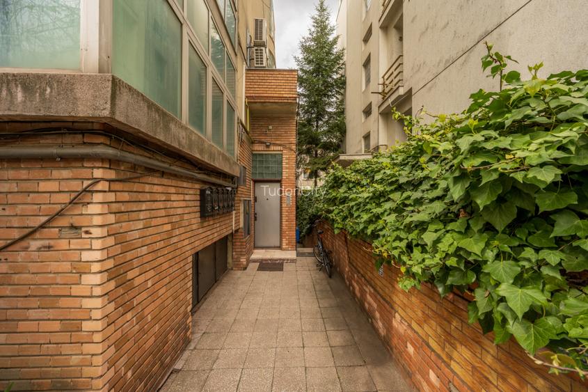 Apartament luminos de 5 camere de închiriat, etaj 1/4, garaj, Bd. Primăverii! - 8