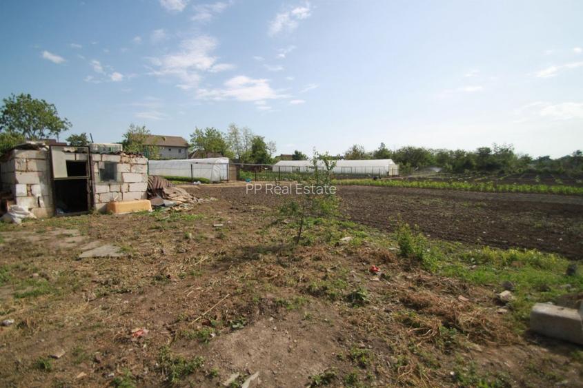 Teren intravilan 708 mp- zona Lazu - 2