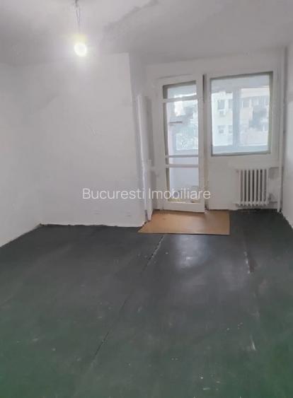 TITAN,Costin Georgian Metrou,etajul 2/10 ,BLOC Reabilitat. - 3