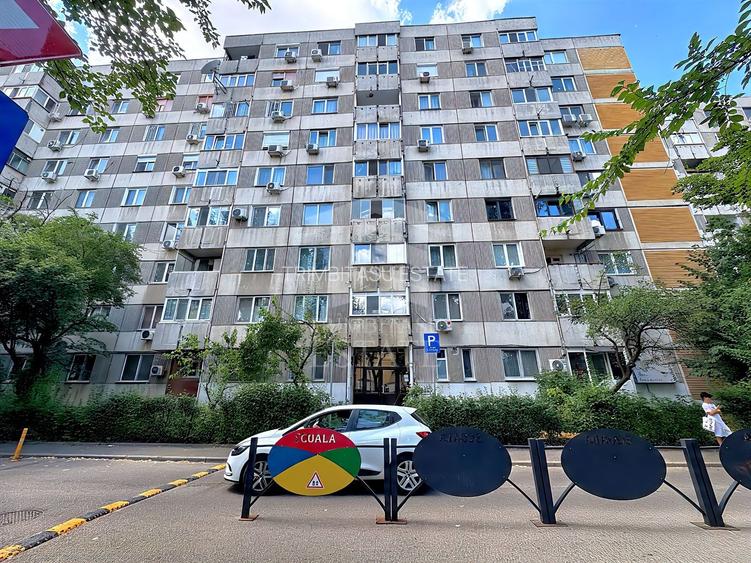 3 camere et 3 bloc 1981 2 băi Centrală proprie Metrou Gorjului 7 min - 18