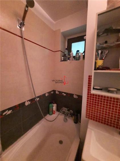 4 camere decomandat Piata Delfinului