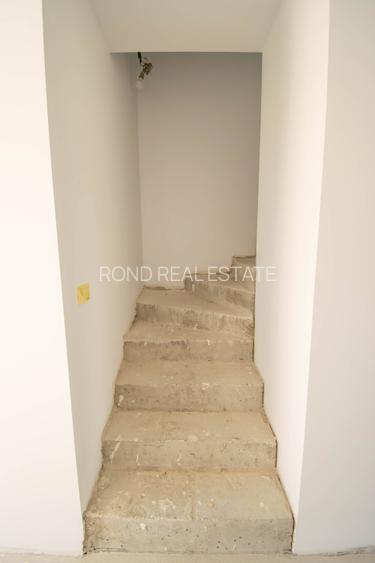 Vila alipita, impecabil executata, teren 350mp, preechipare AC - 25