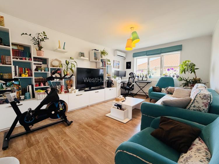 Apartament 3 camere , 64 mp utili , decomandat - Soarelui - 2
