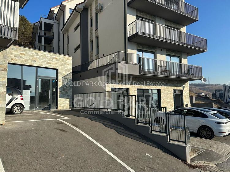 Spatiu Comercial - Zona Donath - Parcari - Vitrina - 2