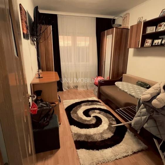 3 Camere Decomandat 80mp Etaj Intermediar bloc 1993 mobilat zona Lunca Cetatuii - 2