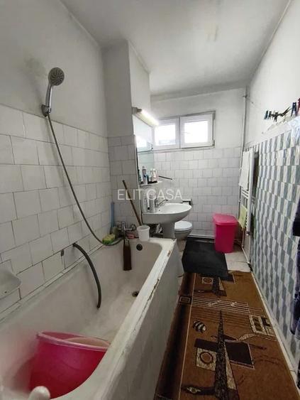 Apartament 2 camere, etaj 4/4, zona Podu Ros - 5