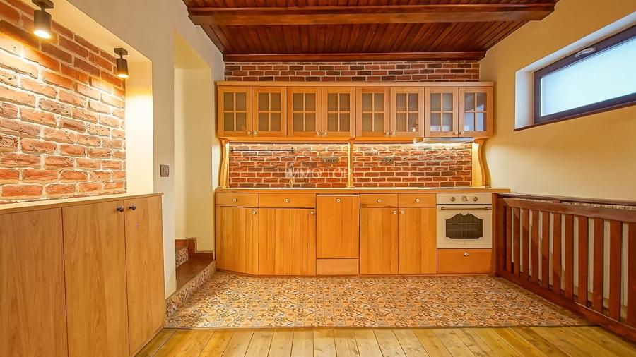 Casa de vanzare in centrul Brasovului - curte privata si pivnita - 11