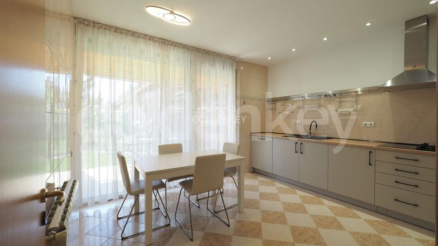 Vila cocheta cu 6 camere, piscina comuna si loc de joaca - 7