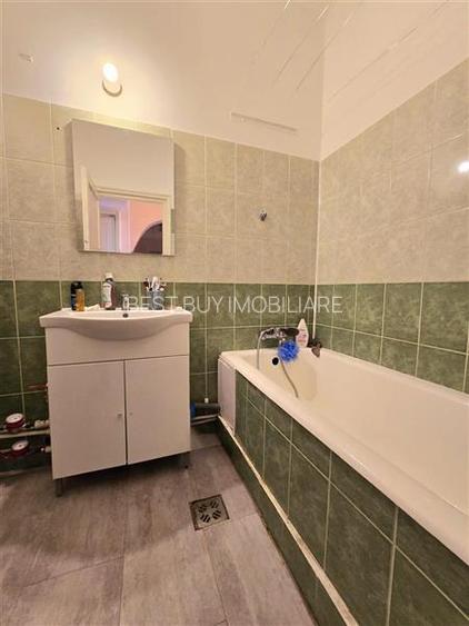 AP.2 CAM.DECOM, ET.2/3 BOXA BLOC RUSESC BUCURESTII NOI METROU BAZILESCU - 17