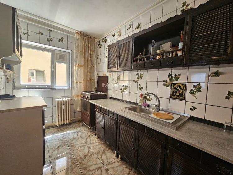 Vanzare Apartament 3 camere, Brancoveanu intersectie cu Nitu Vasile - 6