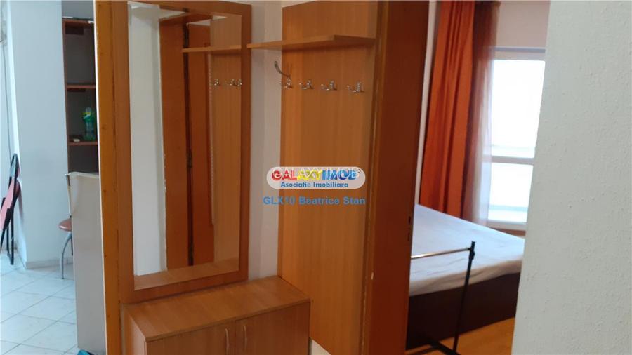 Inchiriere garsoniera spatioasa decomandata pe BD. DECEBAL - 12
